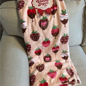 Valentines Chocolate Covered Strawberries Throw Blanket 50"X70" NWT